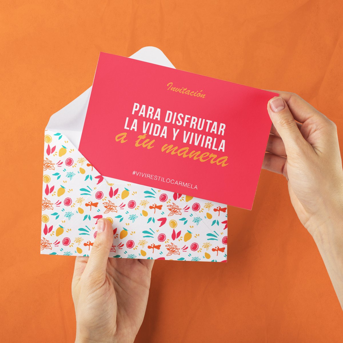 gincarmela's tweet photo. Si estás leyendo esto es porque has sido invitad@ a vivir el estilo Carmela 📖. https://t.co/kGNT0wwE7G