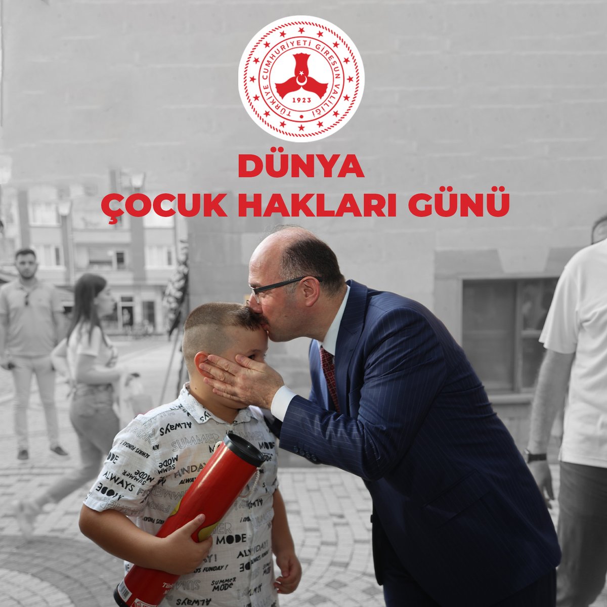 valiserdengecti's tweet photo. Bugünün yarını, yarınlarımızın umudu çocuklarımızın 20 Kasım #DünyaÇocukHaklarıGünü'nü tebrik ediyorum.

Başta Filistin olmak üzere tüm mazlum coğrafyalardaki çocuklarımızın şiddetten uzak, barış ve sevgi ortamında büyüdüğü bir dünya diliyorum. https://t.co/oFYSkxAI9x