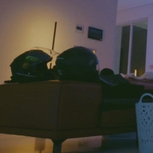 taebokkiii's tweet photo. Jungkook’s two personality: https://t.co/B1VepFrG8B