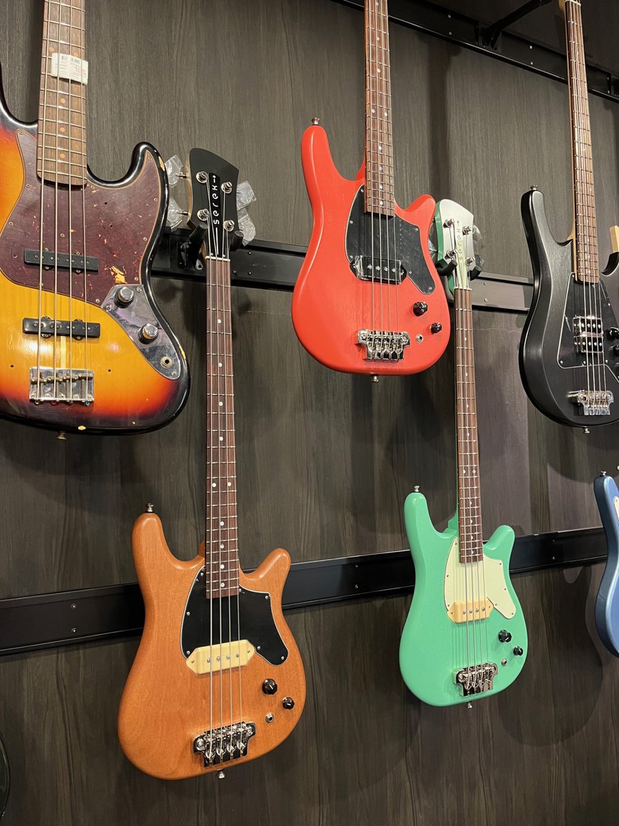 bass_collection's tweet photo. 魅力的な楽器が続々と入荷しております♪

#Fbass
#MiuraGuitars
#Sadowsky
#serek https://t.co/GBzzXplEgw