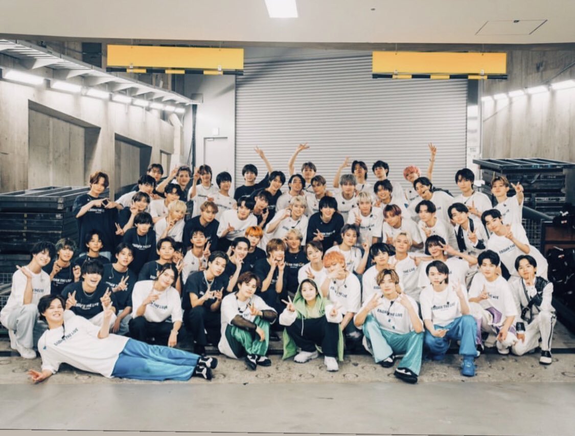 aidolescence's tweet photo. GET TO KNOW EBiDAN!🦐✨

a thread that talk about EBiDAN's group and song recommendations from me. https://t.co/Cmmvu7ROKV