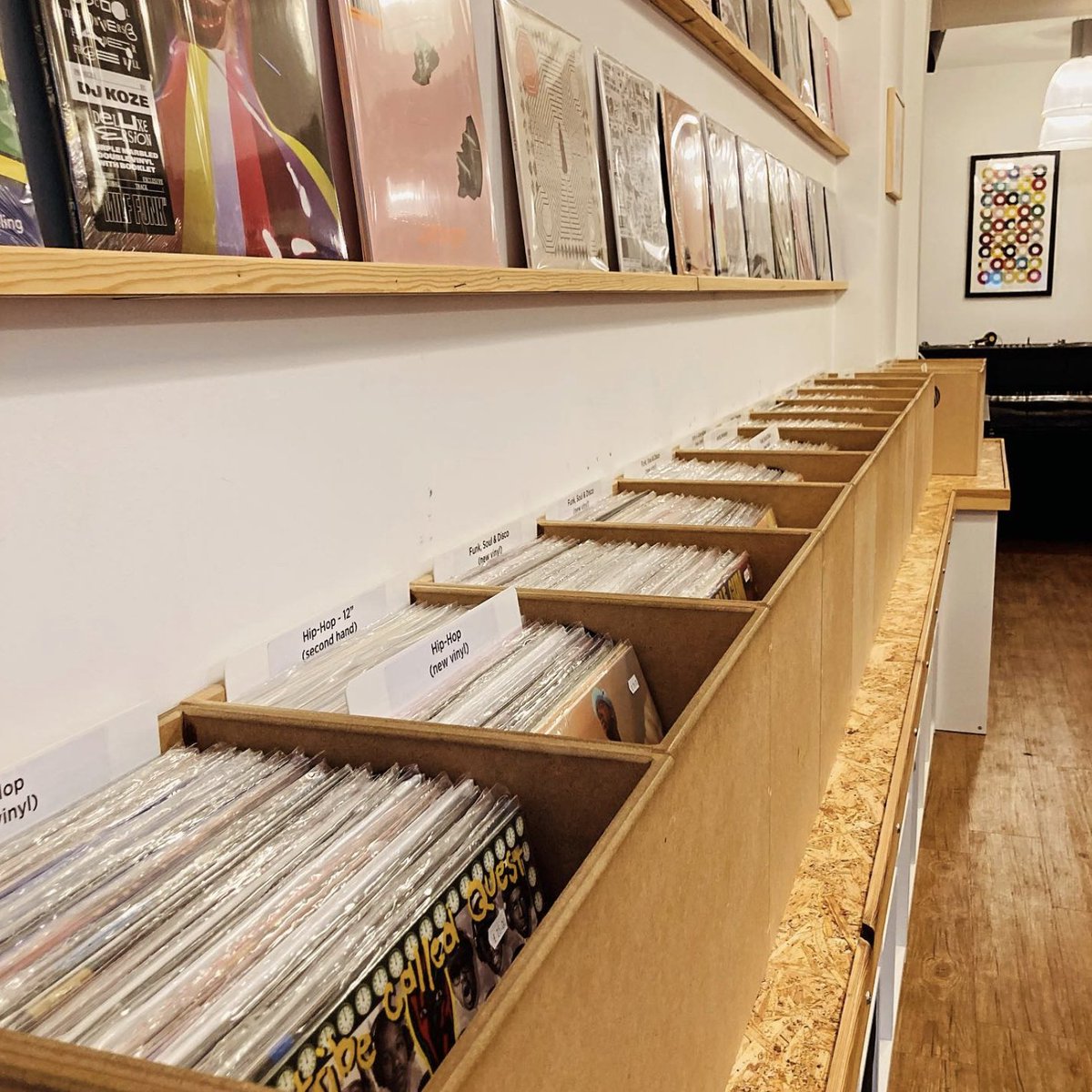 bedfordarcade's tweet photo. Whether you're looking for new or not so new music on vinyl, Slide Record Shop is the place to go 🎶

Check out their full collection in store today!

#newvinyl #newvinylday #sliderecords #bedfordarcade #music #bedford https://t.co/jigpQy0ccp