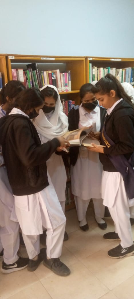DeptofLibraries's tweet photo. Today, students from IMCG, I-8/3, paid a visit to Islamabad Community Library (I-8). The library incharge introduced the students about various library services and resources. They were inspired by the conducive reading and learning environment of the library. https://t.co/NOUhY7mNXc