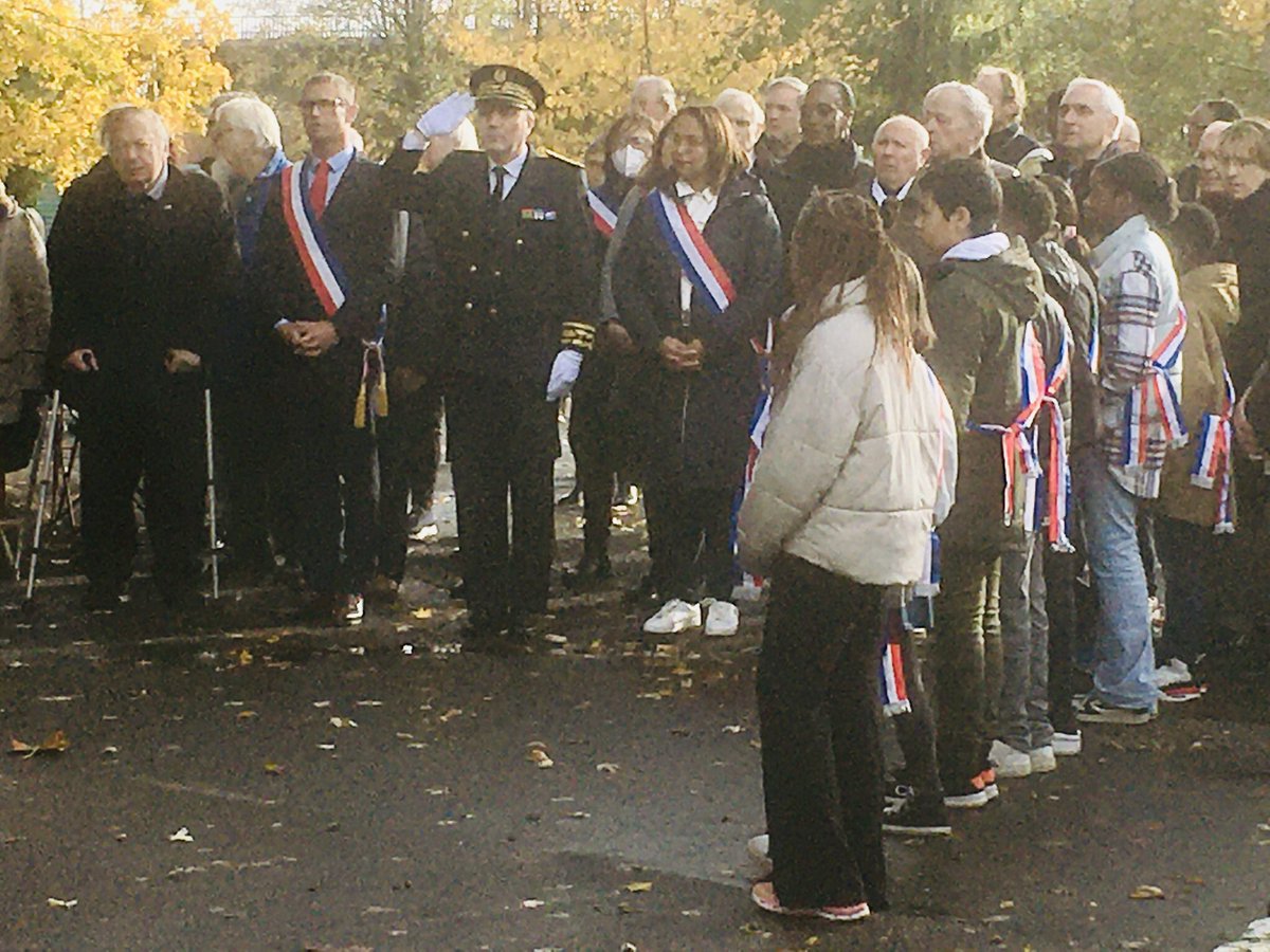 Préfète de l'Essonne 🇫🇷 (@prefet91) on Twitter photo C’était il y a 80 ans !
Missak Manouchian était arrêté, le 16/11/1943, à la gare d'Évry Petit Bourg avant d'être fusillé au Mont-Valérien avec 22 de ses camarades le 21/02/1944.
Hier, <a href="/VilledEvryCourc/">Ville d'Évry-Courcouronnes</a> se souvenait de ces Résistants. Honneur à eux, combattants de la Liberté ! C’était il y a 80 ans !
Missak Manouchian était arrêté, le 16/11/1943, à la gare d'Évry Petit Bourg avant d'être fusillé au Mont-Valérien avec 22 de ses camarades le 21/02/1944.
Hier, <a href="/VilledEvryCourc/">Ville d'Évry-Courcouronnes</a> se souvenait de ces Résistants. Honneur à eux, combattants de la Liberté !