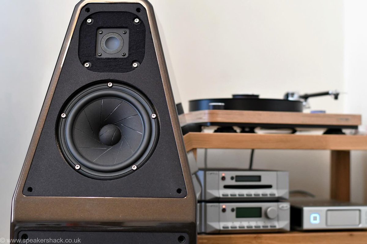 TheSpeakerShack's tweet photo. Found these images of my Wilson Audio Sophia 2 Speakers with McIntosh Labs MA8000 Integrated Amplifier, Clearaudio turntable, Aurender and Cyrus system ❗️👊 #thespeakershack #music4audiophiles #wilsonaudio #mcintoshlabs #aurender #cyrusaudio #clearaudio #speakers #amplifers https://t.co/RveEHKVc5W