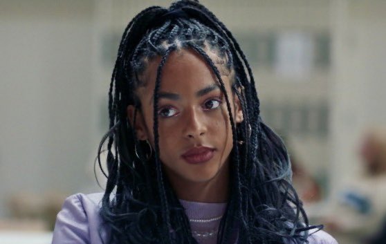 ijackie_1's tweet photo. Someone told her “The world doesn’t revolve around you” when girl be looking like that #wtfock https://t.co/1z0ThcTMLR
