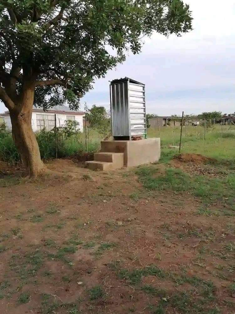 Xilumani2's tweet photo. This is the work of the ANC, and there are people who still embrace this humiliation to the people of South Africa in the villages, what is painful is that the same people are the ones who keep voting them into power @EFFSouthAfrica @ANCParliament https://t.co/ukHB9uthno