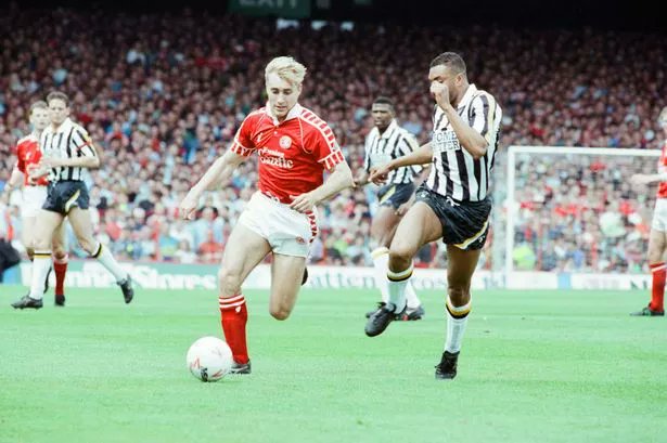 untypicalboro's tweet photo. #OnThisBoroDay - it's Ripper's birthday! Ayresome Park flying flanker Stuart Ripley is 56. He played 295 games for #Boro and scored 29 goals. Legend. #ClassOf86 #SkinEmRippers https://t.co/ggq1HxkQik