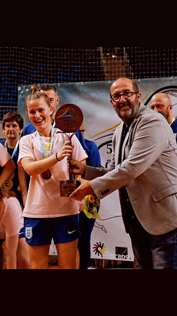 returning to England with a bronze medal. thanks for all the support throughout the tournament. massive shoutout to @CMDaygo for getting the best out of me and trusting me to lead the team. ready to kick on next year 🏴󠁧󠁢󠁥󠁮󠁧󠁿 ⚽️