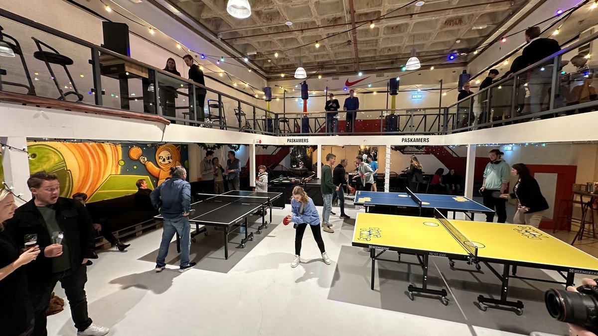 Opening of Ping Pong 19 in Scheveningen! With our friends from @MJTafeltennis giving a clinic.

And what's featured at Ping Pong 19? Among other things, this Heemskerk table tennis table:

playheemskerk.com/tafeltennistaf…

#pingpong #tabletennis #tabletennistable #tafeltennis