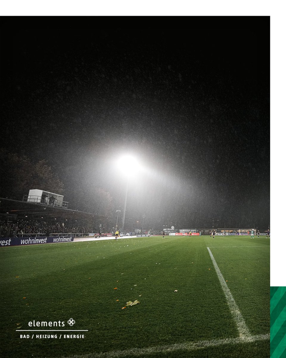 werderfrauen's tweet photo. Dem Wetter getrotzt &amp; die Mädels 90 Minuten supportet. 🙌

Mit 3️⃣0️⃣4️⃣9️⃣ Fans wurde gestern ein neuer Fan-Rekord auf Platz 11 für ein Frauen-Bundesligaspiel aufgestellt. 🤩

#Werderfrauen #Werder #DieLiga https://t.co/sO53KHuTJj