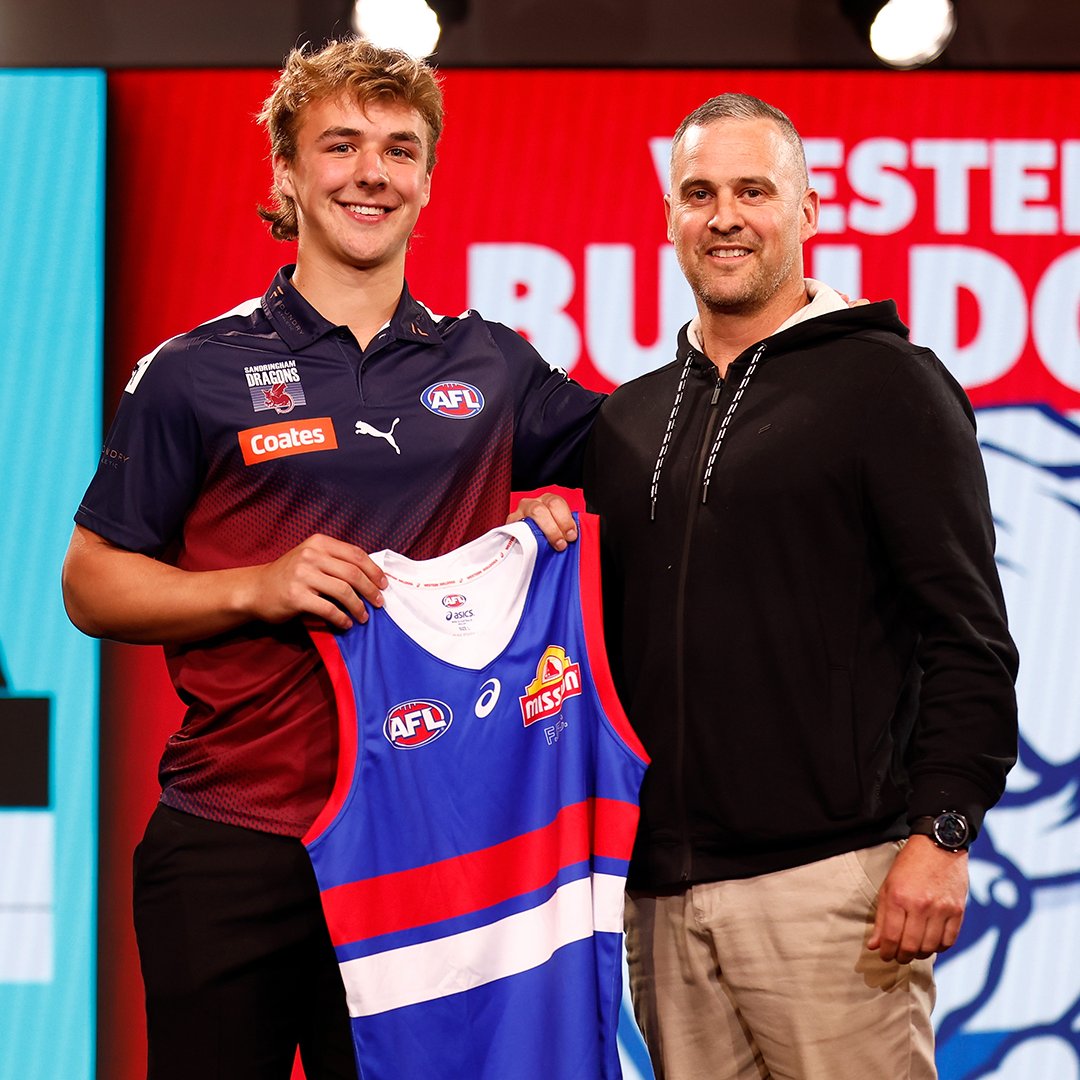 Special moment for our newest dawg, Ryley Sanders ❤️🤍💙