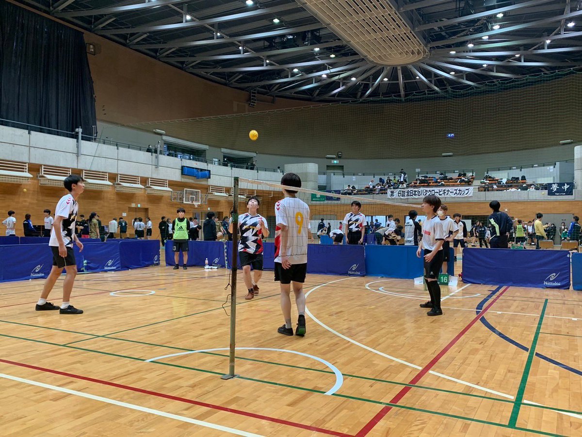 Keio_STC's tweet photo. 11/18,19に第8回全日本セパタクロービギナーズカップが行われました✨

慶應セパタクロークラブからは3レグ出場し、慶應Aが予選を突破しましたが、2回戦で今大会優勝チームに敗北という形で終わりました

JOCでは2年生も共に優勝を目指して切磋琢磨します🔥
#慶應義塾大学 #セパタクロー https://t.co/MN3vyoDPgE