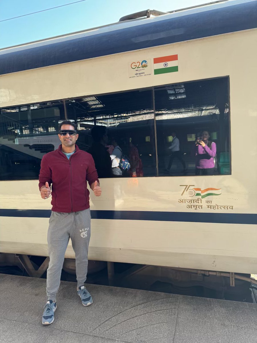 CallSign_KC's tweet image. Ride for today from Katra to Delhi! So excited to travel in #VandeBharat. Thank you @narendramodi ji.  #VaishnoDevi #JaiMataDi @PMOIndia @RailMinIndia @AshwiniVaishnaw