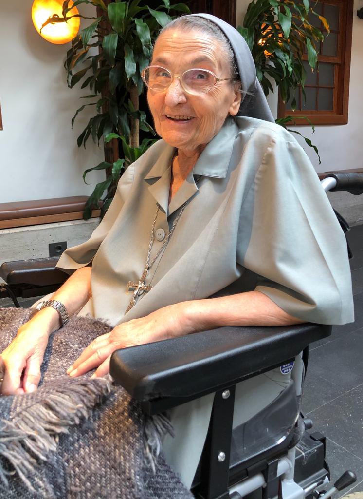Csdomingo's tweet photo. Querida madre Cecilia: el @Csdomingo recuerda y agradece su paso por el colegio. Educadora inacabable,incansable, ingeniosa. Mujer de gran sentido común y sabiduría. Mujer de fe y esperanza. Gracias por el bien que ha dejado en cada uno. ¡No se olvide de nosotros desde el cielo! https://t.co/OL8AkyFWcf