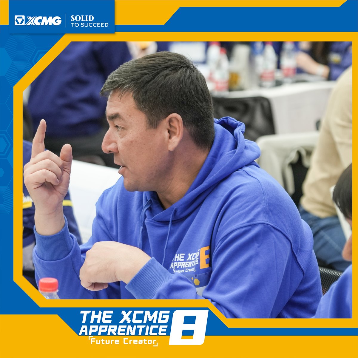 XCMGGroup's tweet photo. Our apprentices with Team XCMG engaged in discussion at the closing ceremony of #XCMGapprenticeS8.
They focused on how to provide intelligent, green, service-oriented, and high-end construction solutions.
#XCMGGlobal #SolidtoSucceed #TogetherwithXCMG https://t.co/KcDPWFZbjU