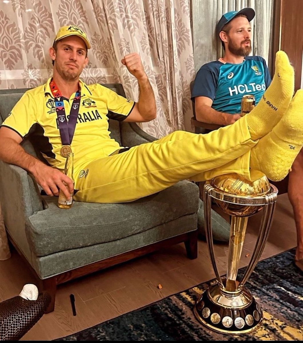 iamgovindraju's tweet image. A true gamer is one who respects victory. ✌️
After winning Worldcup 2023  some player insulting trophy 🏆, How right it is?. @ICC 
#INDvsAUSfinal
#ICC  #AustraliaCricketTeam  #MitchellMarsh  #Worldcup