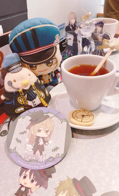 ピカスイからのアニカフェ行ってきました〜S.E.Mのチキン美味しすぎたクリスさんのコースター引けてニッコリ欲を言えば毎回名古屋でも開催してください(切実) 