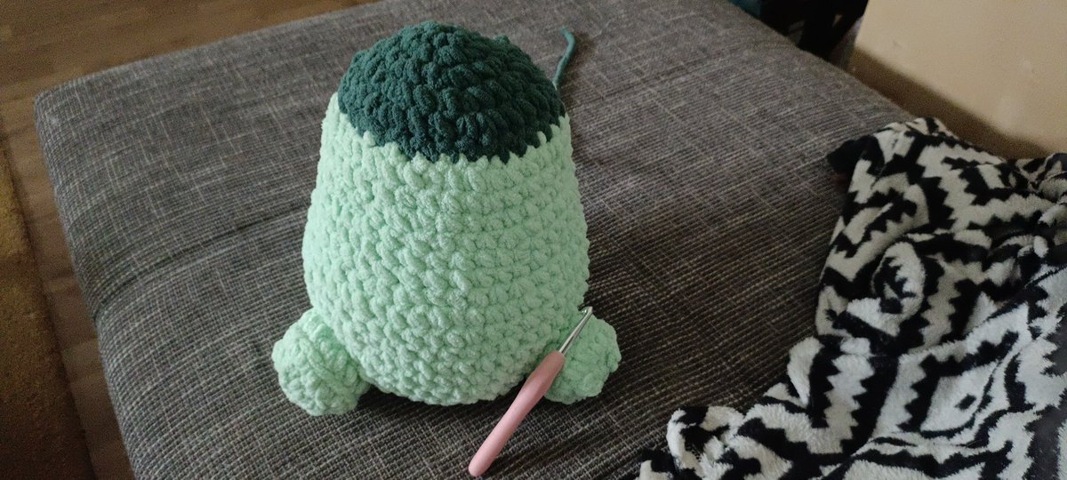 Forever78287861's tweet photo. #Pipimon #Digimon progress 🥰
I hope he'll turn out well
It's my first time using chunky plushy yarn https://t.co/Vdt5Fnvxud