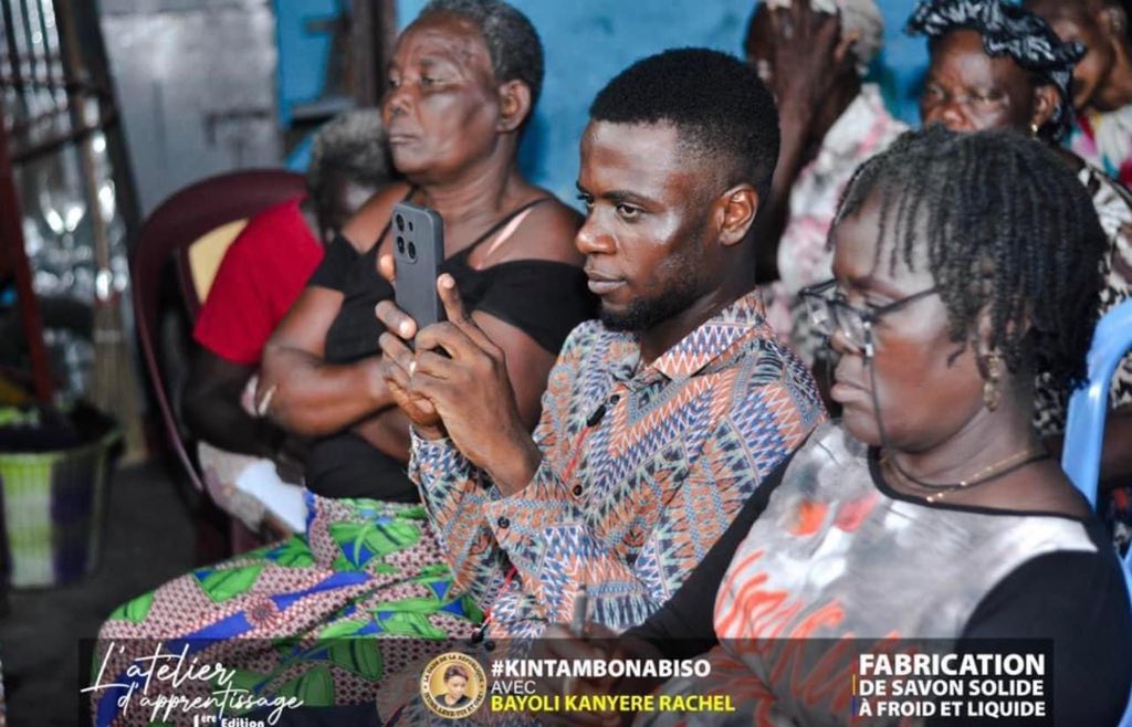 LADADADELAREPUBLIQUE tweet media