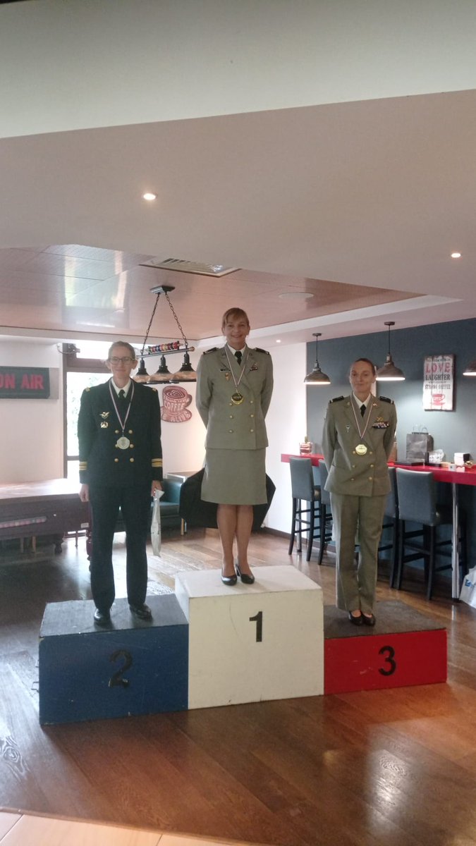 ecolegenie49's tweet photo. Le major Delphine remporte le titre de championne de France 2023 lors des championnats de France militaire de CO organisées par l’école des officiers de gendarmerie de Melun. Elle met à l’honneur l’Ecole du génie en rayonnant devant les autres armées et unités de l’armée de Terre https://t.co/pz9Oq0dWvm