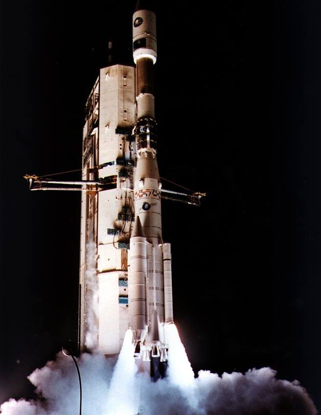 ESA_History's tweet image. #OTD 30 years ago: 20 November 1993, launch of #ESA's weather satellite 🛰️#Meteosat-6 on #Ariane4 V61 from @EuropeSpacePort 
👉esa.int/Newsroom/Press…