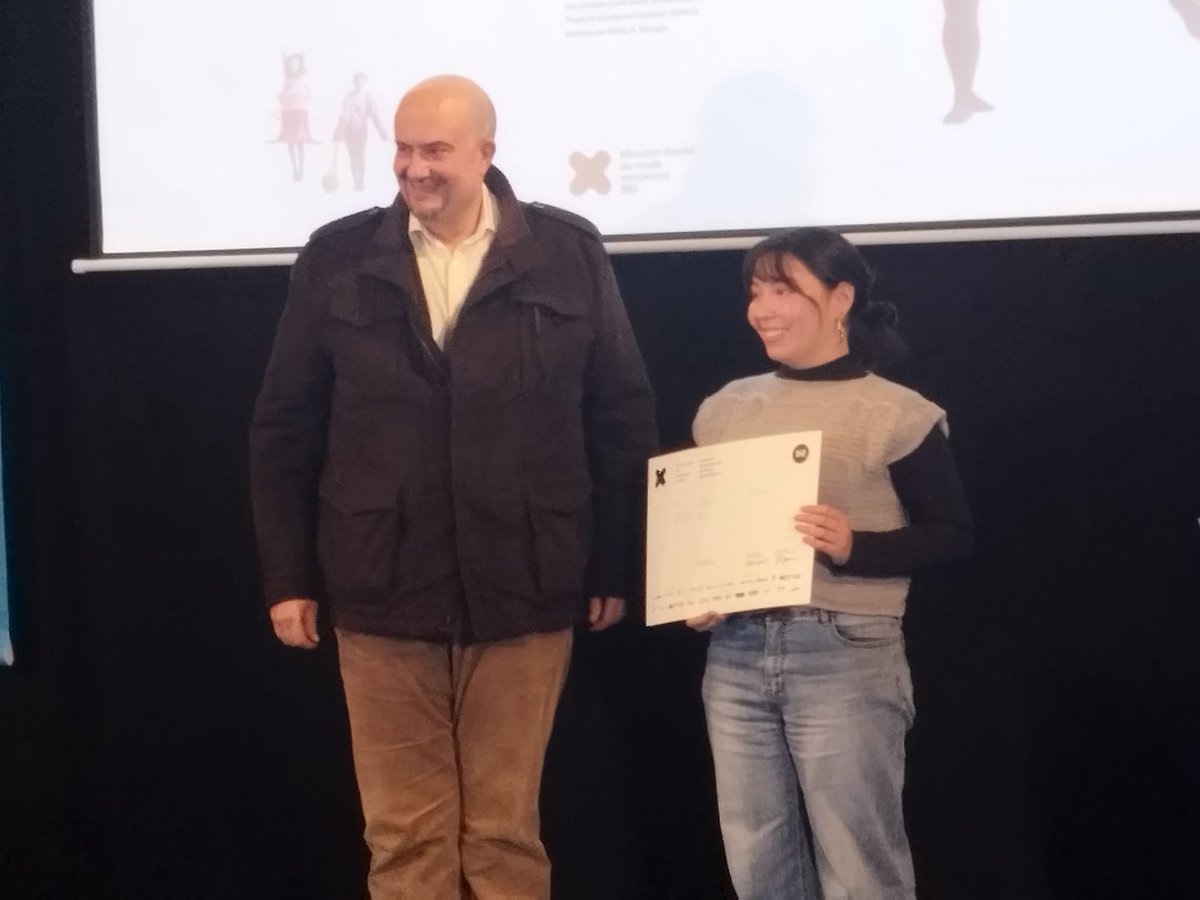 madridcitybrand's tweet photo. 🏆 En @di_mad se acaban de entregar los premios a los ganadores de Proyectos Universitarios de esta edición #BID2023

👉 Universidades, escuelas y centros de enseñanza que imparten formación de #Diseño

¡Enhorabuena a tod@s! 👏

#dimad #BID #10encuentrobid @mataderomadrid @MADRID https://t.co/2meZvlpf5U