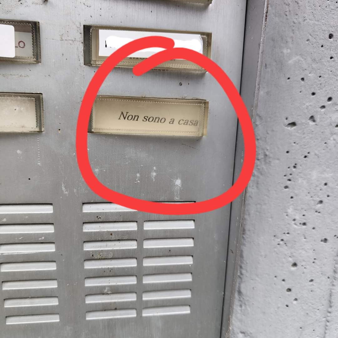 "Ti piace socializzare?"
Io: