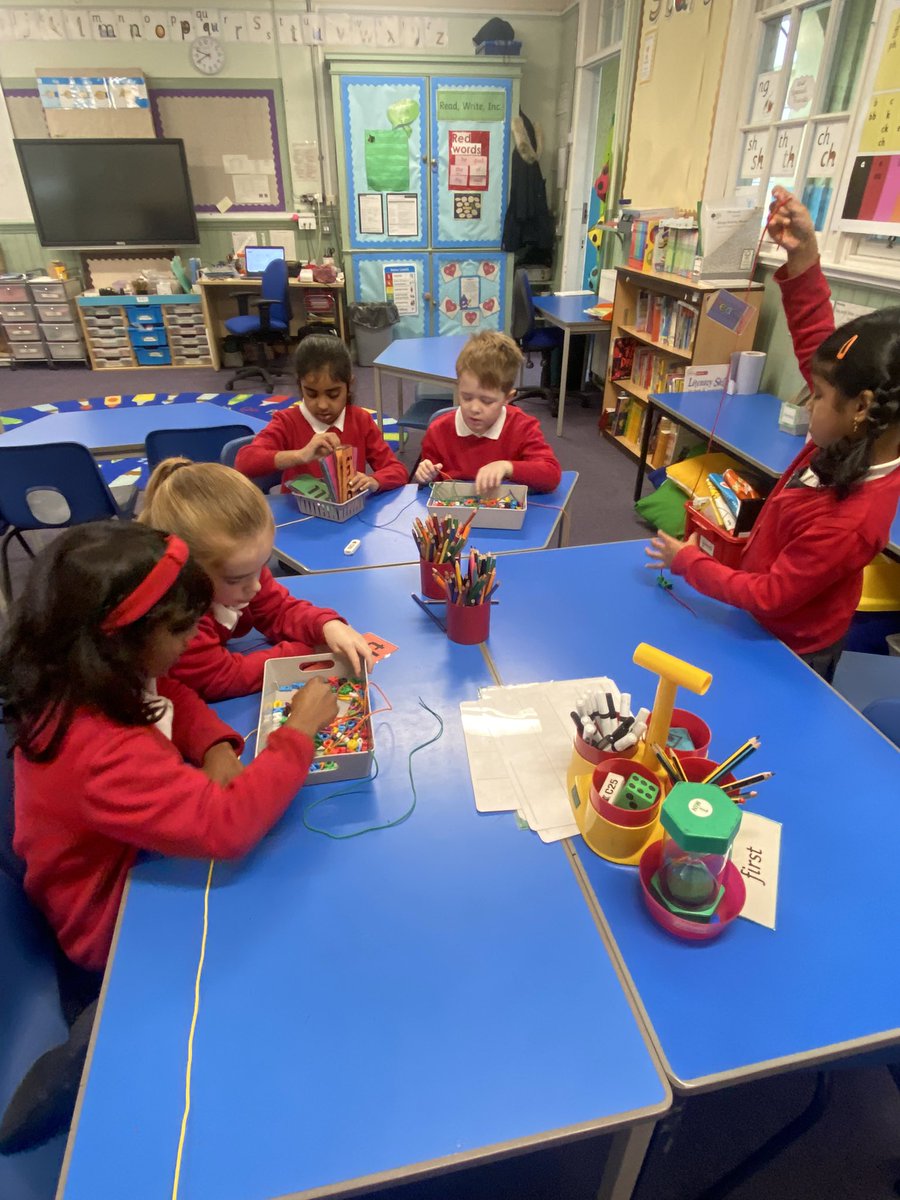 MissSwanSPS's tweet photo. We finished our instructional writing lesson today with practise of our common words https://t.co/uIf7BAWoza
