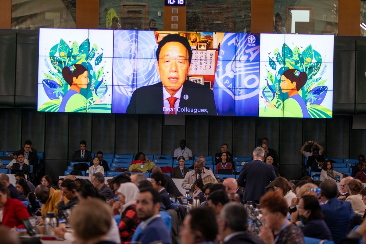 Earth Negotiations Bulletin (@iisd_enb) on Twitter photo Opening plenary of the <a href="/planttreaty/">PlantTreaty</a> #GB10 hears from <a href="/FAO/">Food and Agriculture Organization</a> officers, international organizations and stakeholders
Speakers highlight role of plant #biodiversity in addressing global challenges, need for coordination among processes, stakeholder participation
#FoodSecurity Opening plenary of the <a href="/planttreaty/">PlantTreaty</a> #GB10 hears from <a href="/FAO/">Food and Agriculture Organization</a> officers, international organizations and stakeholders
Speakers highlight role of plant #biodiversity in addressing global challenges, need for coordination among processes, stakeholder participation
#FoodSecurity