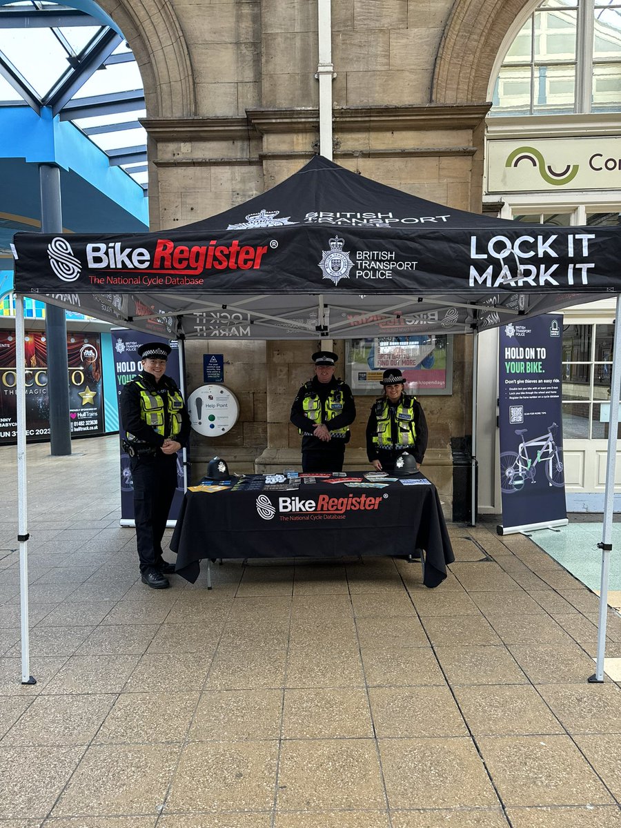 Officers are at Hull Paragon Interchange today registering bikes as part of the Bike Register campaign. Why not come and say hello and see how it works? #railwaygaurdians #seeitsayitsorted #onebtp