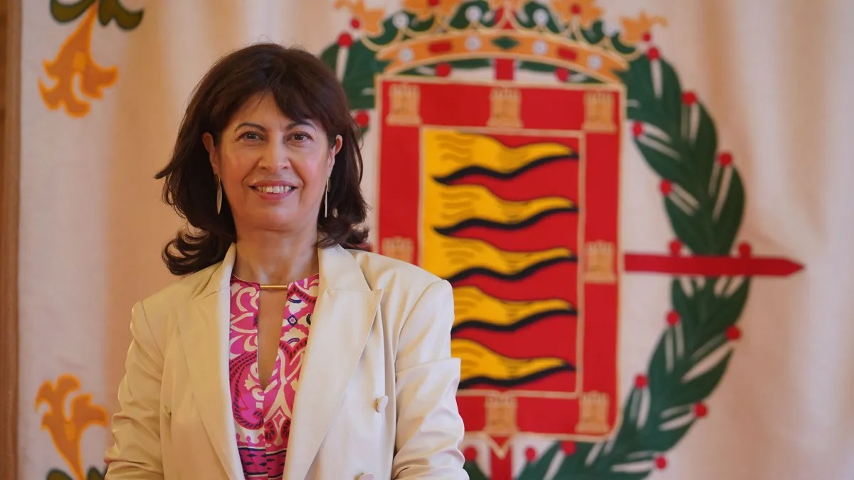 FyL_UVa's tweet photo. Felicidades a Ana Redondo García, profesora de la @UVa_es , en su nombramiento como ministra de igualdad.
Es un orgullo para la universidad. Avanzamos en igualdad.
@UVa_es @DecanatoDer_UVA https://t.co/9FZnPvTUWv