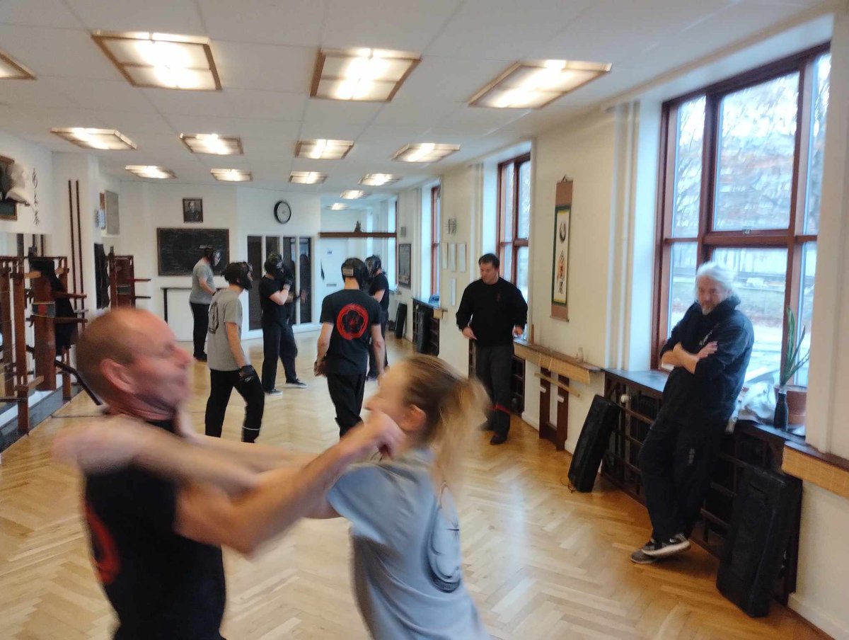 DKwingtsun's tweet photo. Billeder fra søndagens hårdslående fighter-seminar, hvor selv den yngste WT-generation var med! Kommende søndag afholdes der work shop i WT-center som optakt til december graduerings-seminar d. 9/12. https://t.co/uvYzYtO4Am