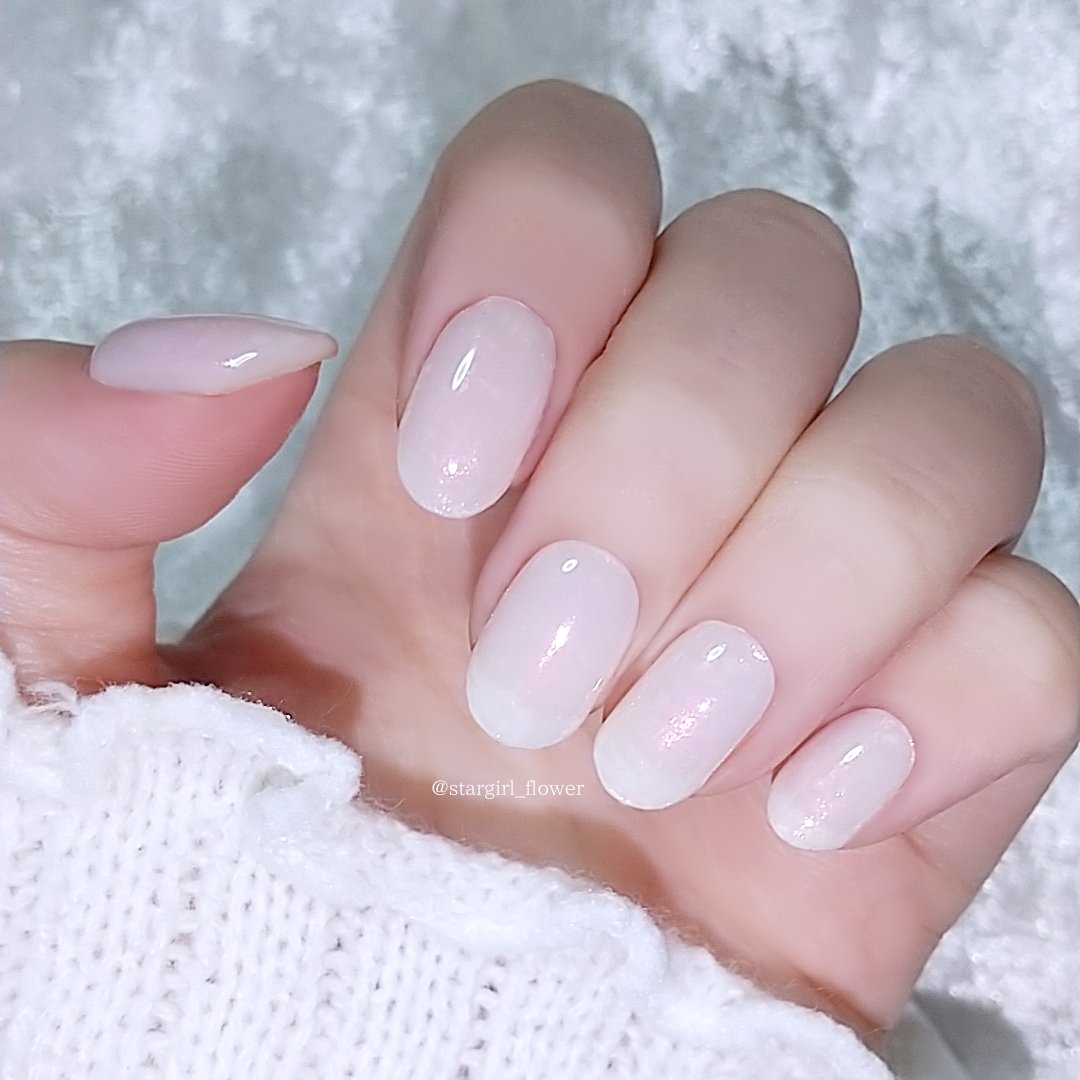 stargirl_flower's tweet photo. TeMOTのセミジェルネイルはシールタイプのジェルネイル。爪に貼ってライトで硬化するだけで誰でも簡単にジェルネイルができます。SG0001 calciteはオフホワイトにピンクの偏光パールが輝いてとても可愛いです🤍
#TeMOT #TeMOT_pr #セルフネイル #セルフジェルネイル #時短ネイル #セミジェルネイル https://t.co/6SC39hhZyA