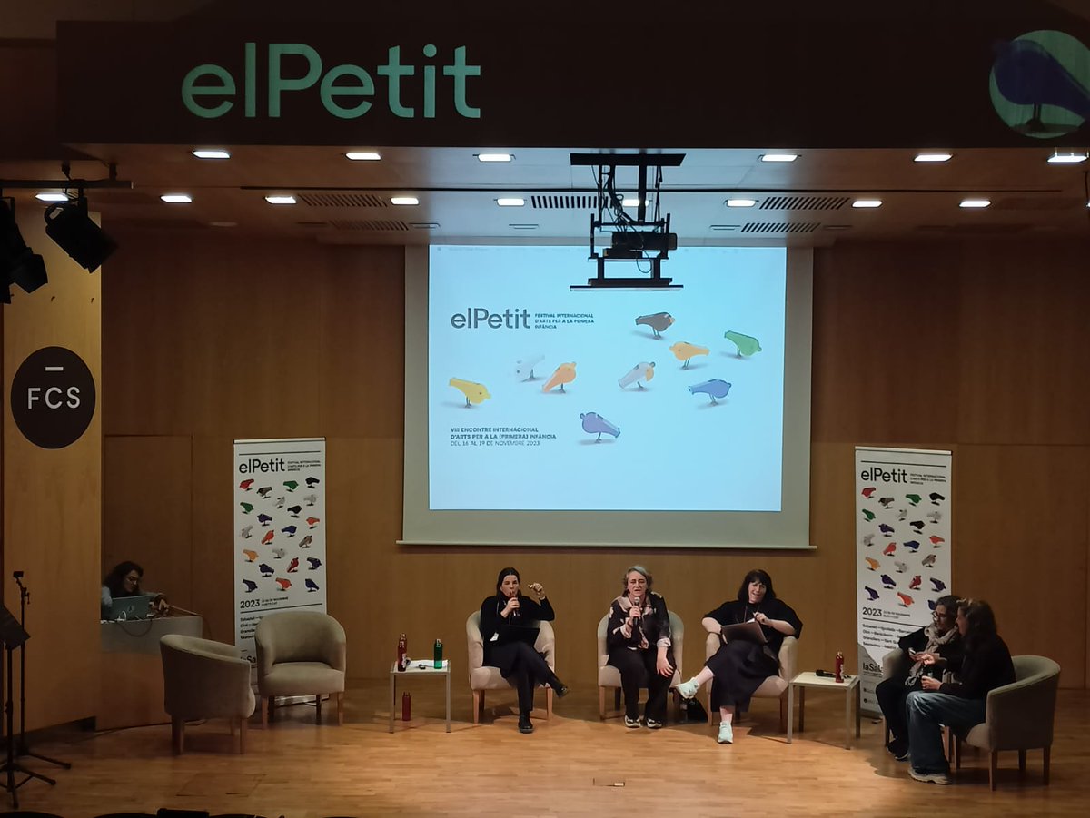 SbdEsportEduca's tweet photo. 🔷Aquest cap de setmana en el marc del @festivalelpetit s’ha celebrat la clausura dels projectes europeus @EUErasmusPlus i @interstice_eu en què han participat les #ebmsabadell destinat a fomentar l’art en la primera infància https://t.co/L2LWFCA9Pe