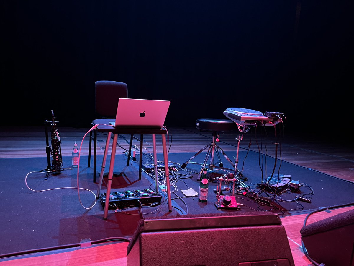 My review of Sam Gendel at Milton Court for London Jazz News, londonjazznews.com/2023/11/18/sam…