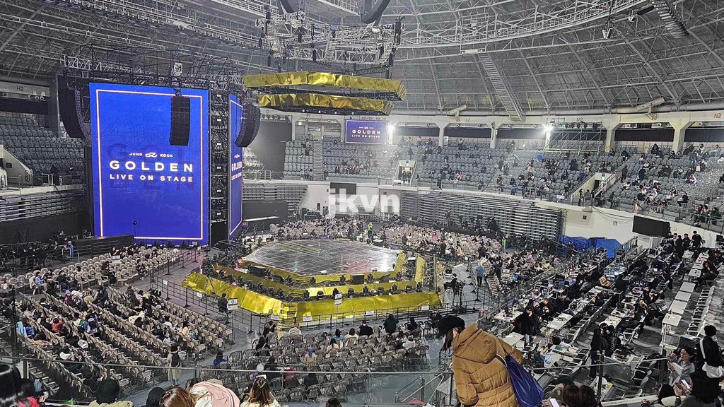 cataleya_jk01's tweet photo. How I wish to be there 😭😭😭

JUNGKOOK LIVE ON STAGE
GOLDEN LIVE ON STAGE TODAY
#GoldenLiveOnStage
#Jungkook_GOLDEN https://t.co/xOdeaMwk0a