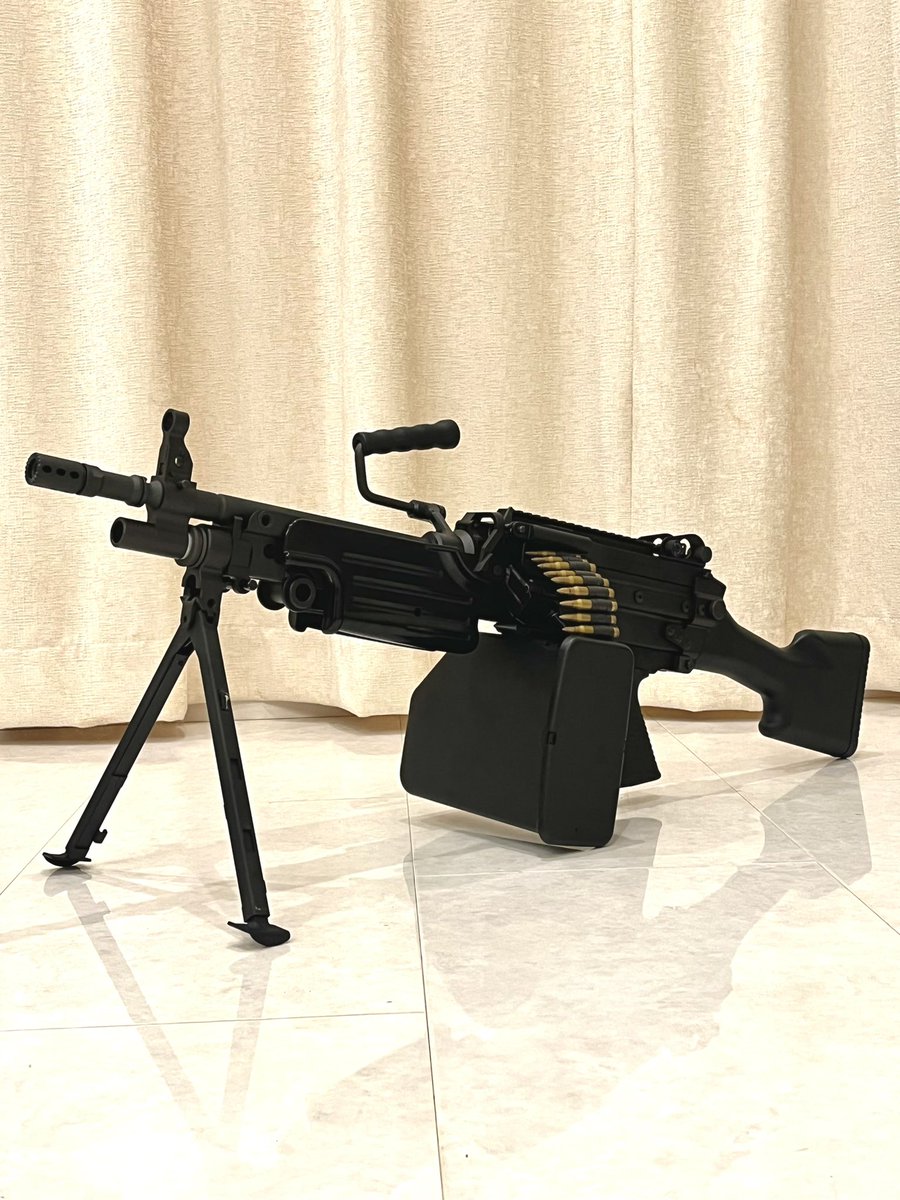 oiwasan0810's tweet photo. 昨日フェローズでGETしてきました😆
ガスブロのm249思ったより軽い🤭　
フェローズのスタッフさんありがとうございました😆❗️

#Fellowes #フェローズ　#m249 #Lightmachinegun #LMG https://t.co/GQ0psufnzy