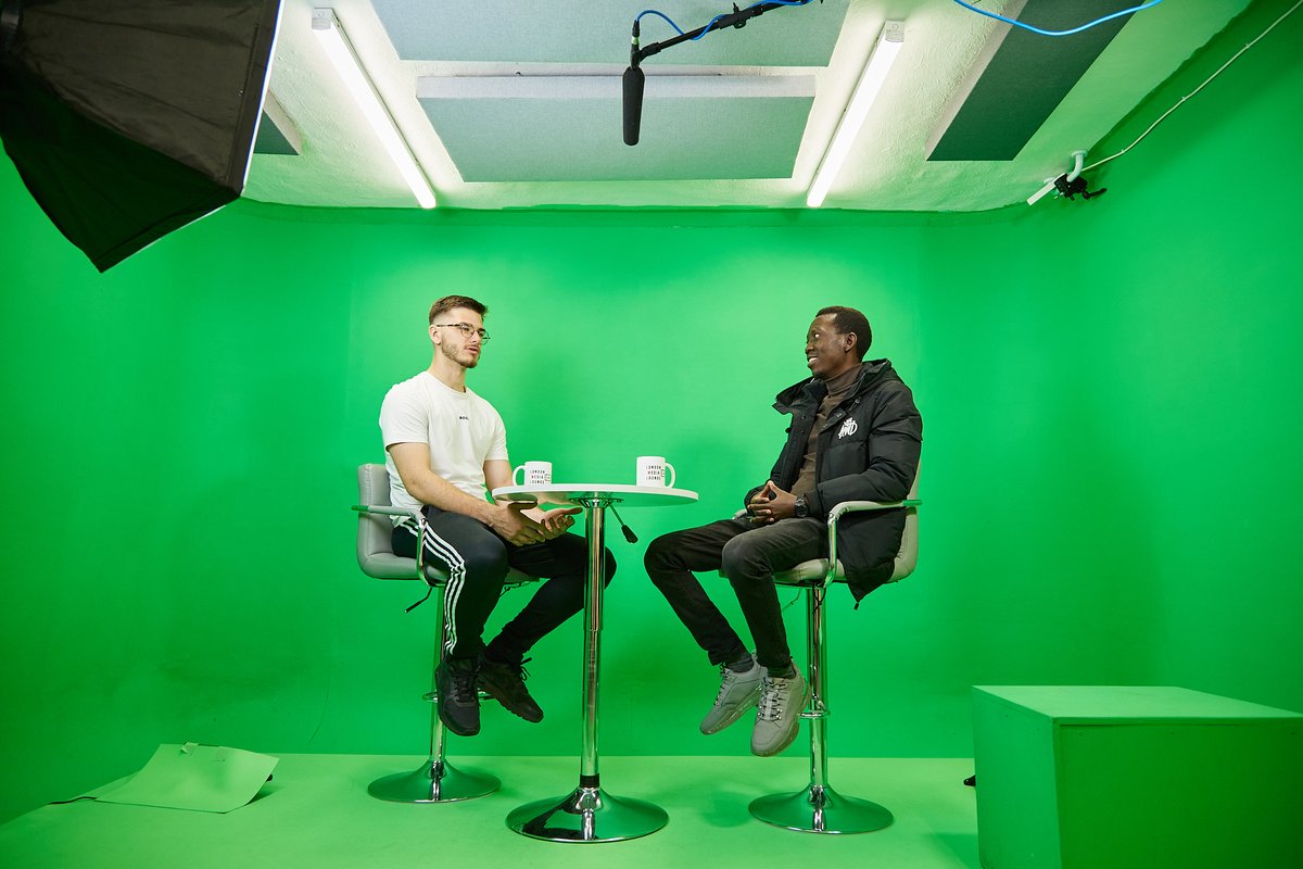 Greenscreen Studio. Book now👇
londonmedialounge.co.uk/book-online