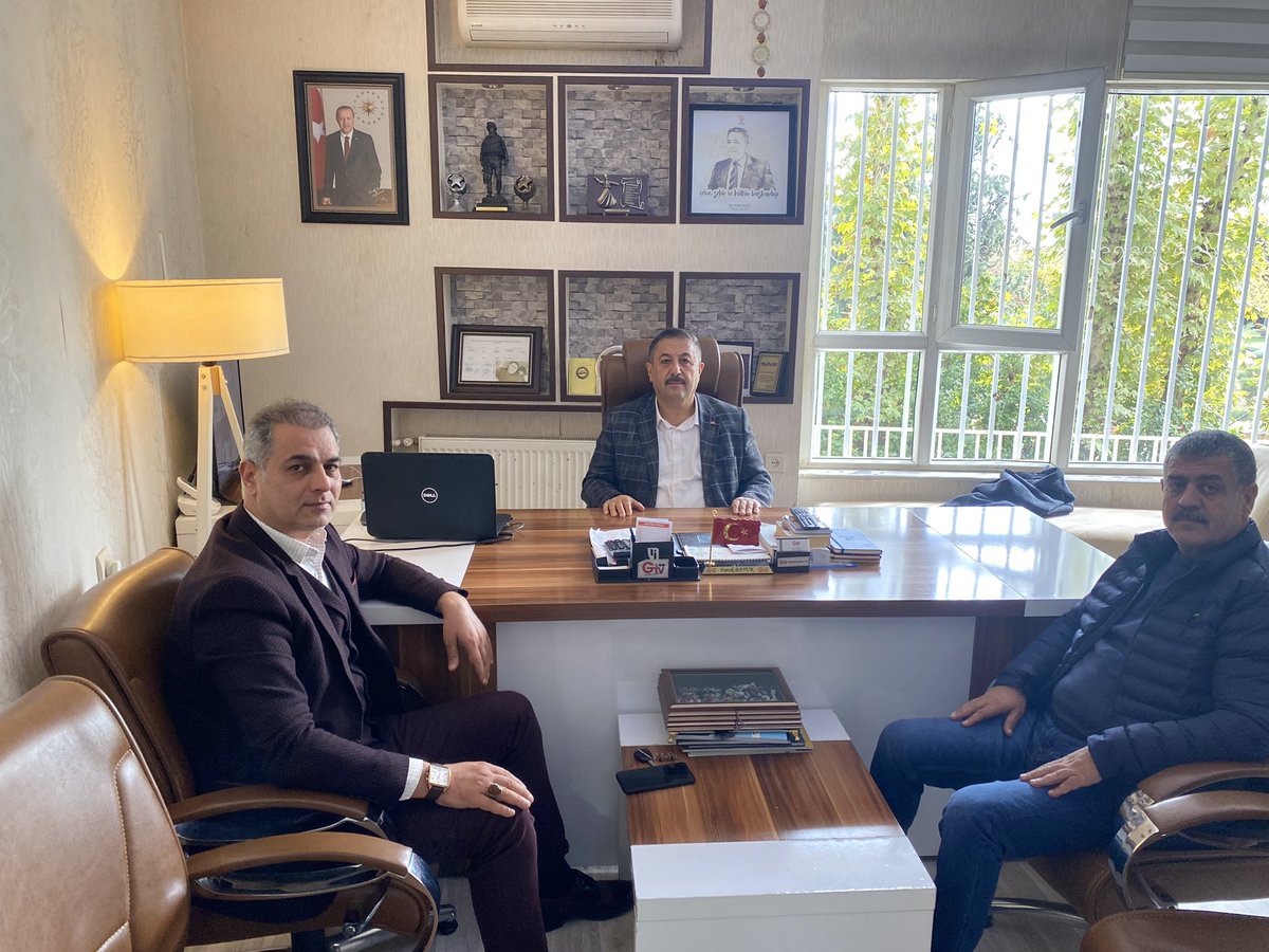 Amcamızoğlu Karaköprü Narlıkuyu muhtar Adayı <a href="/myasarbayat/">Mehmet Yaşar Bayat</a> bizleri ziyaret etti.Kendisine Adaylık yolunda başarılar diliyorum.