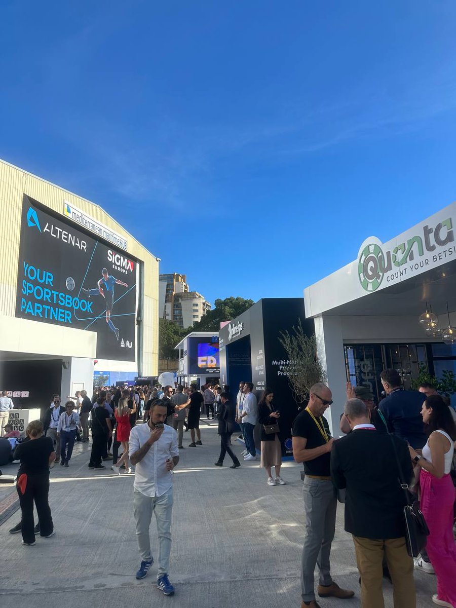 MetaPlayersGG's tweet photo. The #MetaPlayers team is always keen to stay up-to-date with market trends and build connections...
...so we visited @SiGMAworld_ last week in Malta, where 25,000 professionals exchanged ideas and experiences about gaming and iGaming! ๐ฎ
What an experience! ๐คฏ https://t.co/dIgtEtw1M1