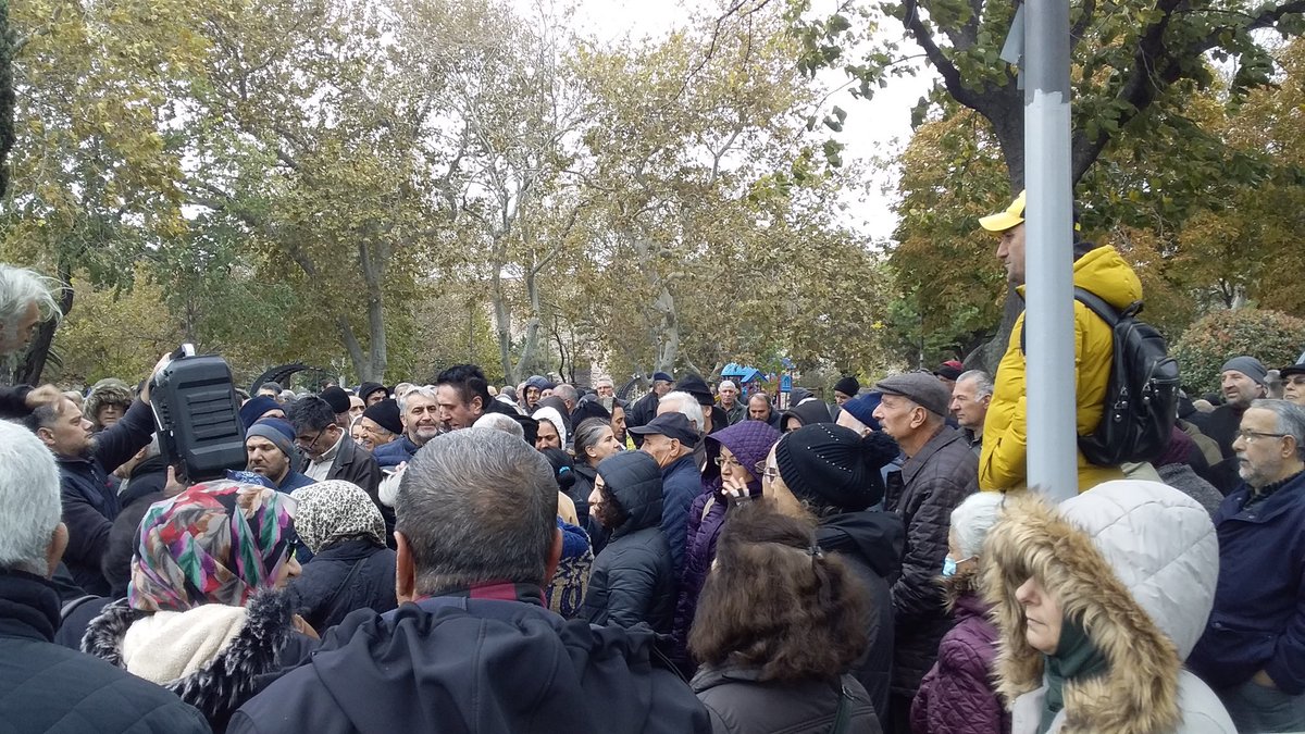 Mahallemiz komşuluğumuz haklarımız için İBB önündeyiz.  S.gazi habibler
Sarıyer k.karabekir çaryırbaşı poligon derbent cumhuriyet poligon sarıdağ reşitpaşa emirgan kocataş r.hisarüstü 
Beykoz çiğdem
Üsküdar Kuzguncuk icadiye
Pendik ertuğrulgazi
Ümraniye Cemil meriç Ihlamurkuyu