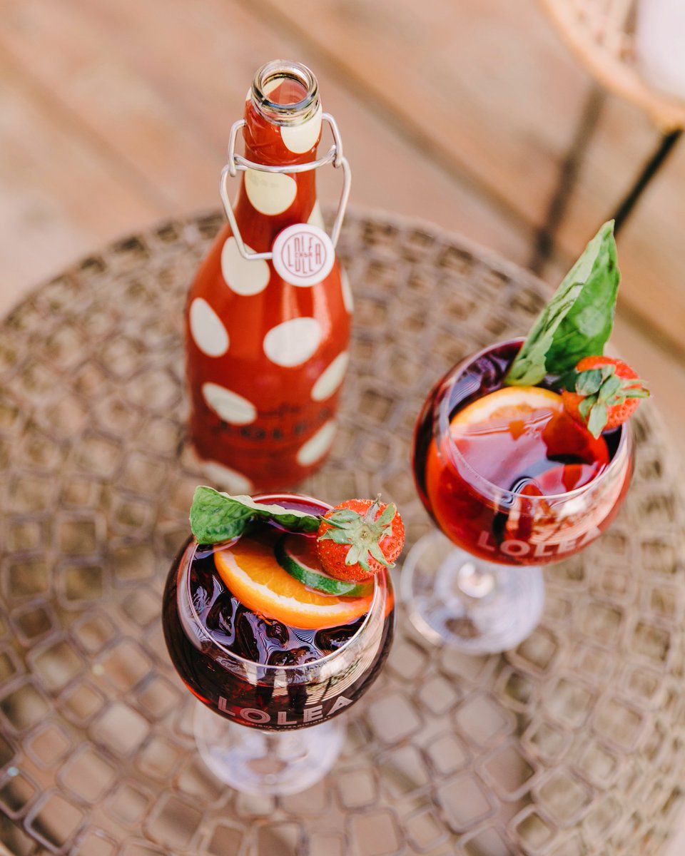 lolea_global's tweet photo. We are not going to ask you to tag that friend with whom you would share a #LoleaMoment like that. We better ask you to give them a call and make it a reality. 😉🍷🍷 https://t.co/lAslGkZVzV