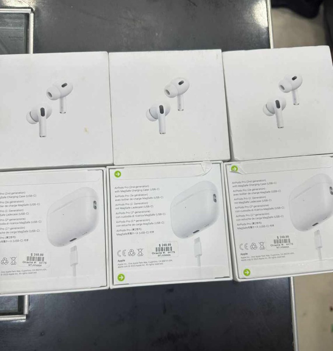 theprime_hub's tweet photo. New AirPods Pro 2nd gen (USB C) 
- ¢2,850
📞 0552500584 https://t.co/OLXz4ZfAqV