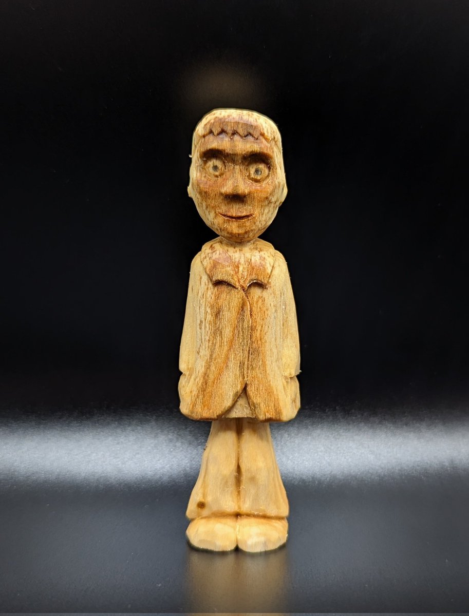Woodyspirit's tweet photo. Bit late for Halloween, but this creepy guy is watching you...😳

@flexcut_tools @RobertSorby @NevillStBiz #handcarved #woodcarving #Wales #Welsh #folk #folkart #woodart #whittling #charactercarving #newwoodculture #workingwithwood #handcarved #carvedart #whittling https://t.co/InJsn9LUjb