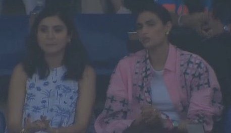 SuramyaPandey4's tweet photo. Oh only if men knew what women were talking about! Clearly, @harbhajan_singh has no clue. You’re vile and how.🤮 https://t.co/kJuDIa7amD