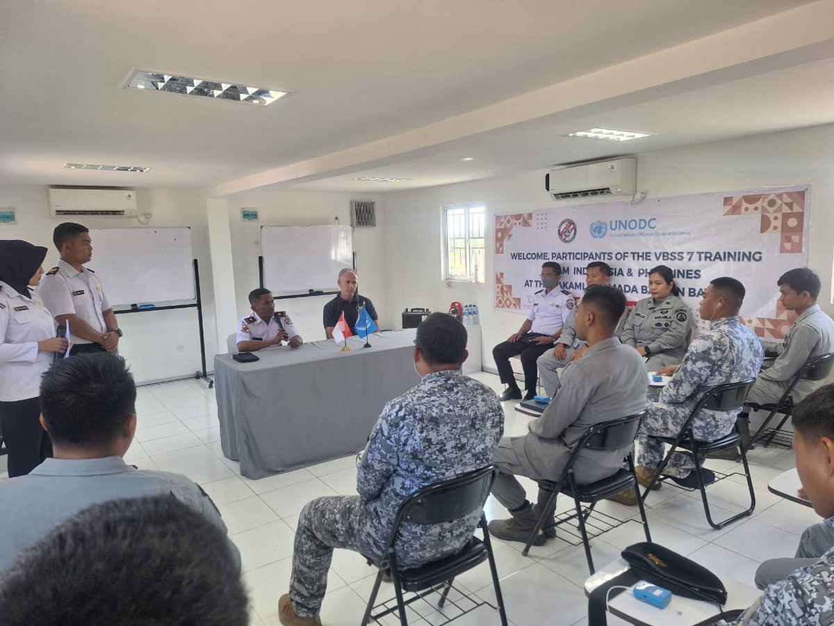 VBSS training for boarding teams from Indonesian 🇮🇩 & Philippines 🇵🇭 Coast Guard commenced today at Regional Training Facility in Batam. The training will be delivered over 2 weeks covering int'l maritime laws, human rights & practical boarding exercises at sea. #BorderManagement