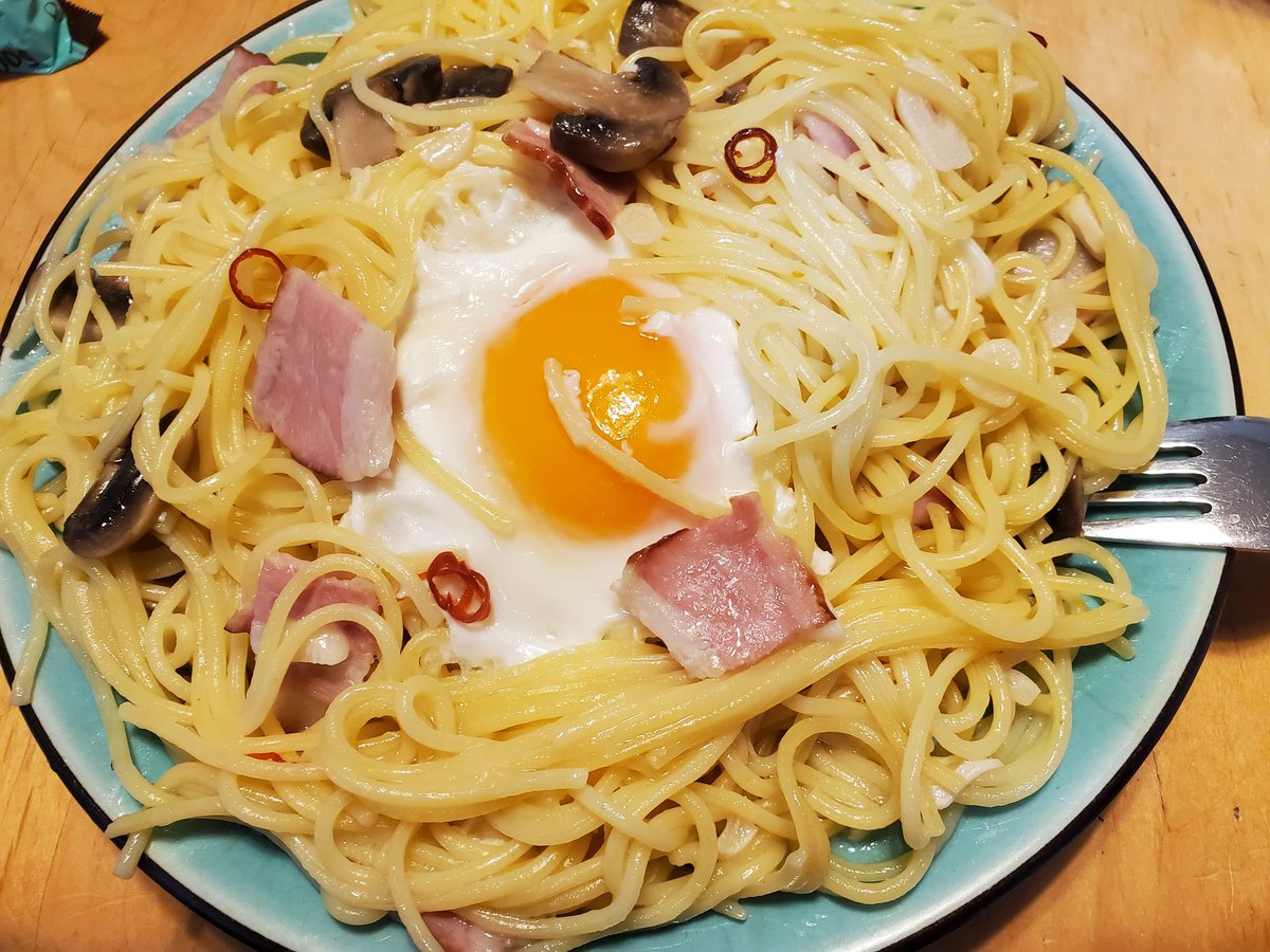 INC_Mildom's tweet photo. 3日連��パスタ使いきり祭り
一日目、しょっぱすぎたけどベビースターサラダチキンカツおいしくできた
二日目、カルボナーラちょうど良い塩味白だしが聞いてておいしかった
三日目、ペペロンチーノも成功で卵がまろやかにしておいしくできた https://t.co/QmrRgGSs1S