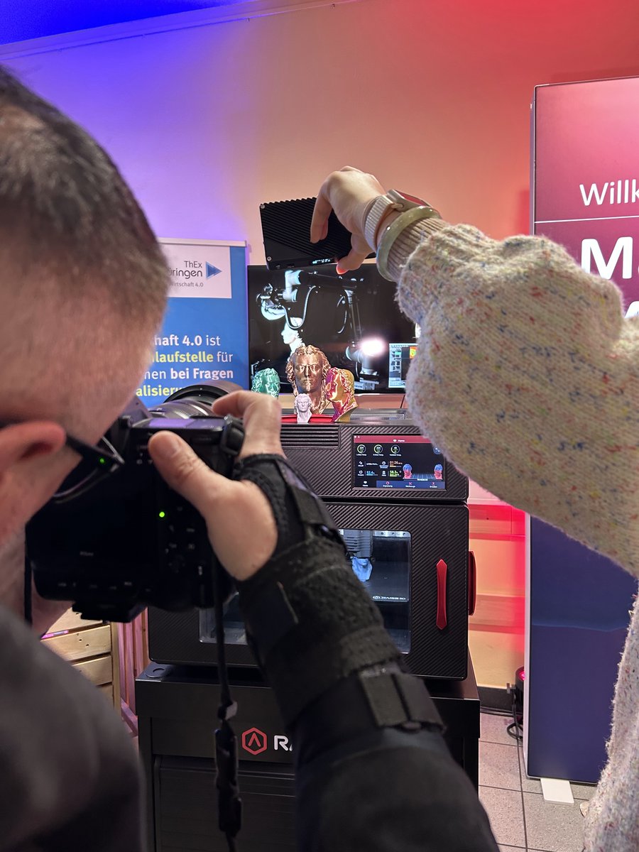 ThulbJena's tweet photo. Digitales Kulturerbe hautnah erleben? Das geht! Besuchen sie uns heute und morgen am Stand der Landesentwicklungsgesellschaft Thüringen auf dem Markt der digitalen Möglichkeiten des Digitalgipfels 2023 in Jena. @unijena @jenalichtstadt @thueringen40 #DigitalgipfelJena https://t.co/EN02T3BulW