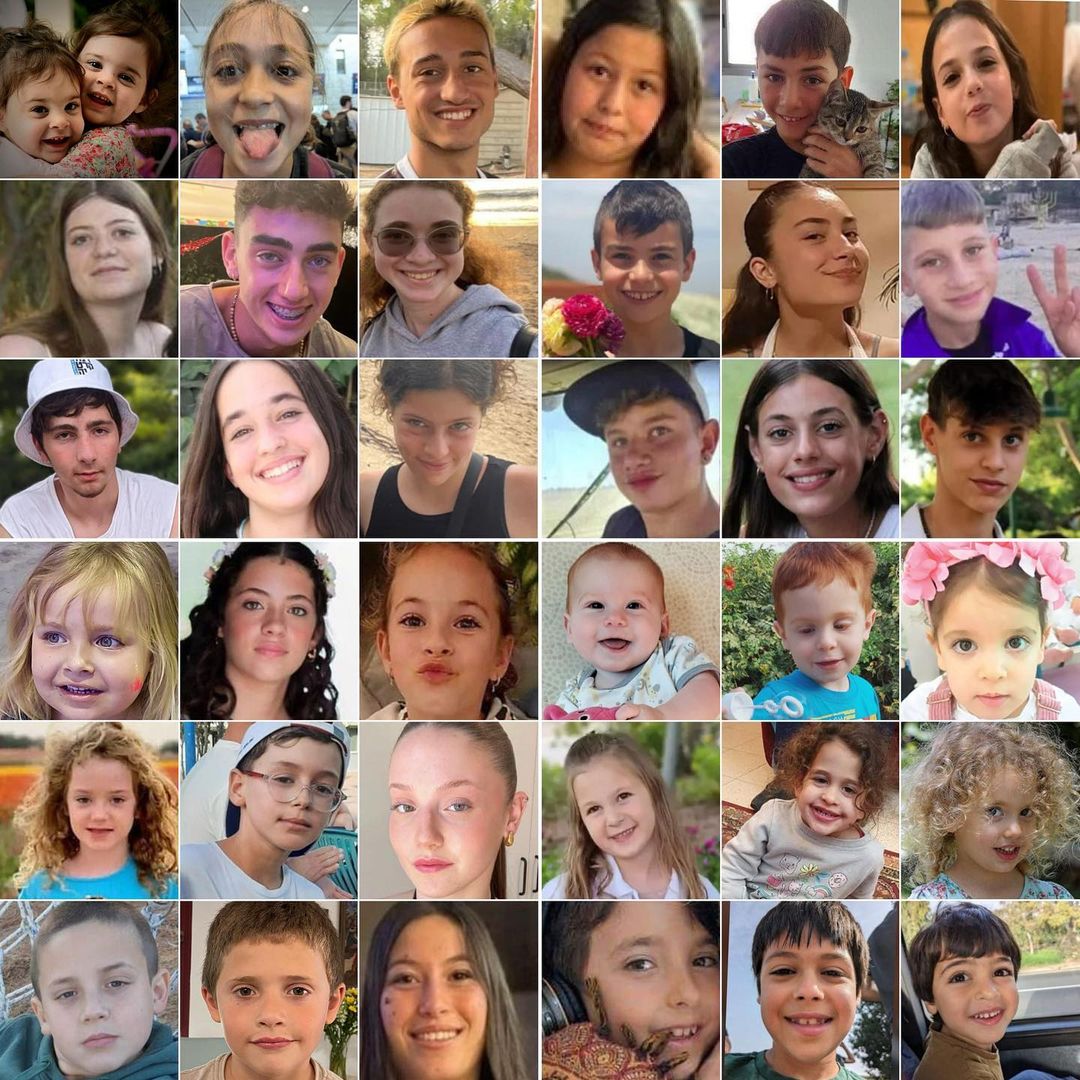 Le_CRIF's tweet photo. 20 novembre. Journée internationale des droits de l'enfant. Plus de 30 enfants sont retenus en otage par le Hamas à Gaza. Ils doivent être libérés. Nous devons continuer à nous mobiliser pour qu'ils rentrent, tous, sains et saufs chez eux.

#Ramenonslesalamaison #BringThemHomeNow #BringThemBackNow